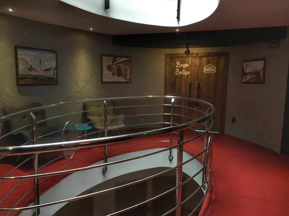 Hotel Alexander'S ニトラ エクステリア 写真